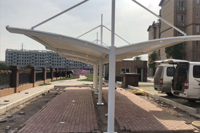 南通十六里墩十處電動(dòng)車充電樁雨棚順利竣工