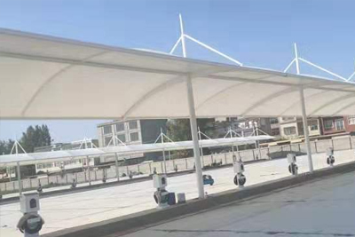 青島特銳德總包的二千平阜南公交站充電樁汽車棚由我公司順利安裝交付使用