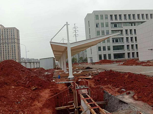 祝賀蕪湖市技師學院膜結(jié)構(gòu)車棚一期順利竣工