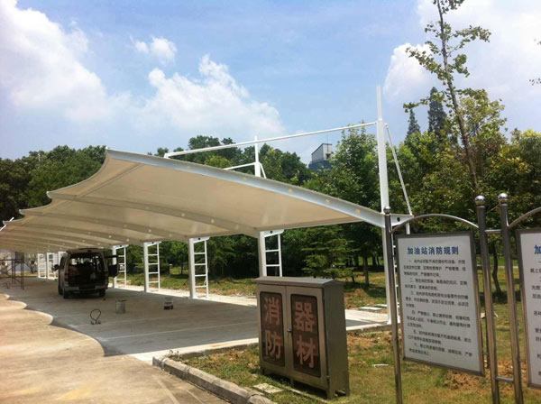 熱烈祝賀公司與南京解放軍73419部隊簽約成功，汽車棚已順利通過驗收，景觀棚一帆風(fēng)順，正在施工中