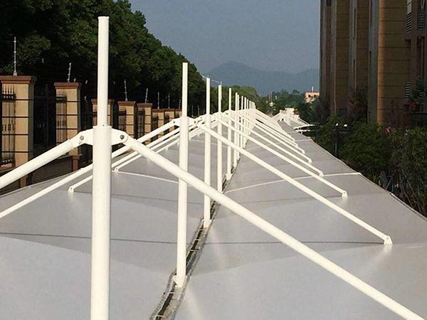 祝賀南京溧水區(qū)秦淮東郡等十小區(qū)近六千平充電樁雨棚順利竣工