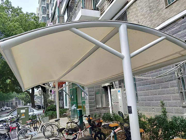 祝賀南京碧云山莊等幾個小區(qū)充電樁雨棚竣工驗收