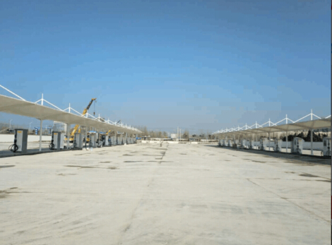 祝賀阜南公交總公司大型充電樁雨棚竣工，成為阜南新能源的標(biāo)桿工程